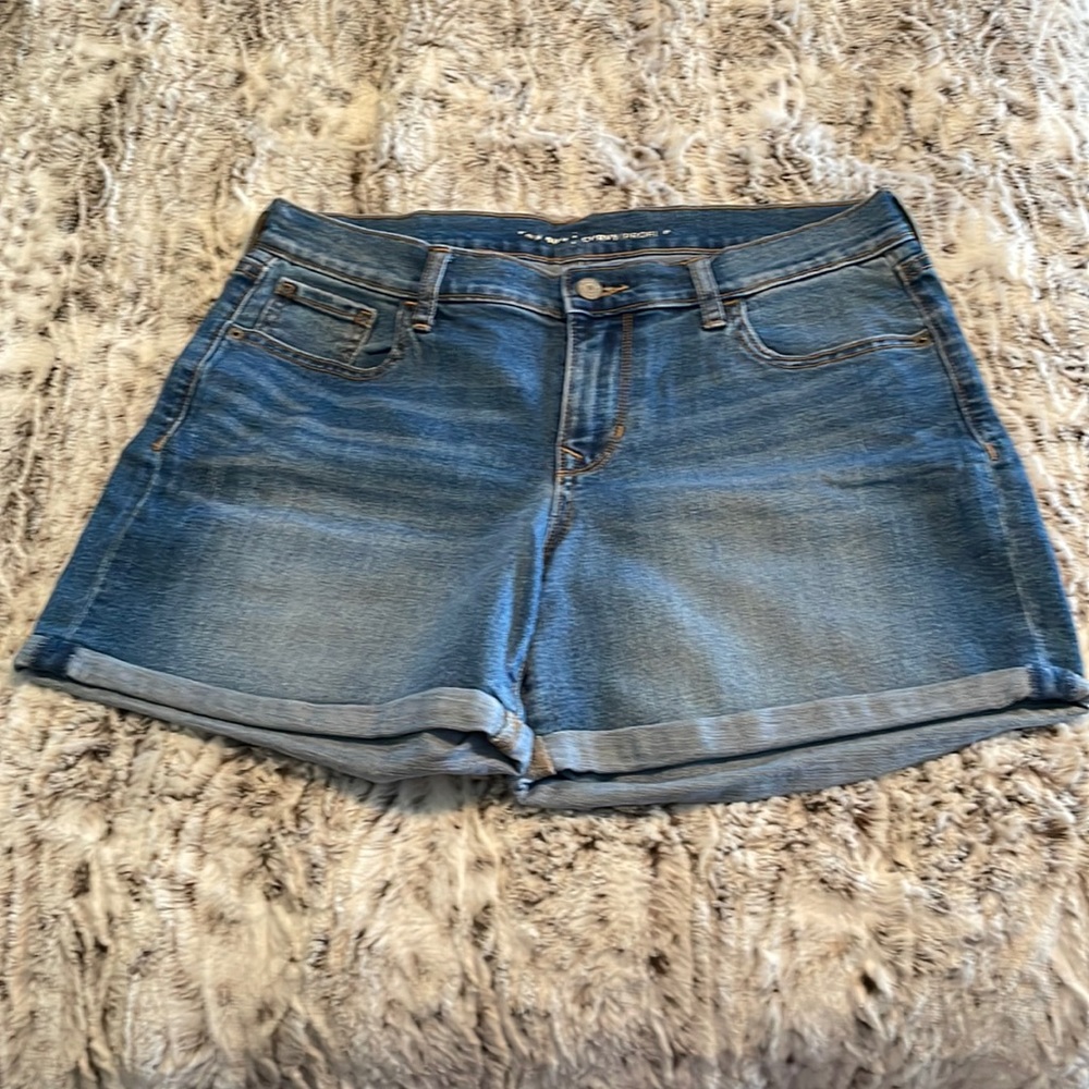 Old Navy Curvy/Profile denim shorts